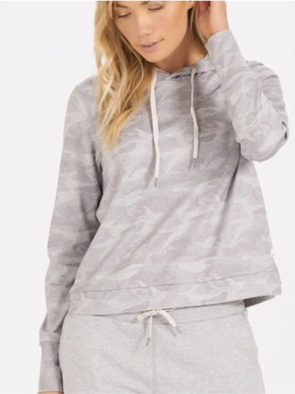 Vuori | Halo Essential Hoodie - Grey Camo ; Womens M